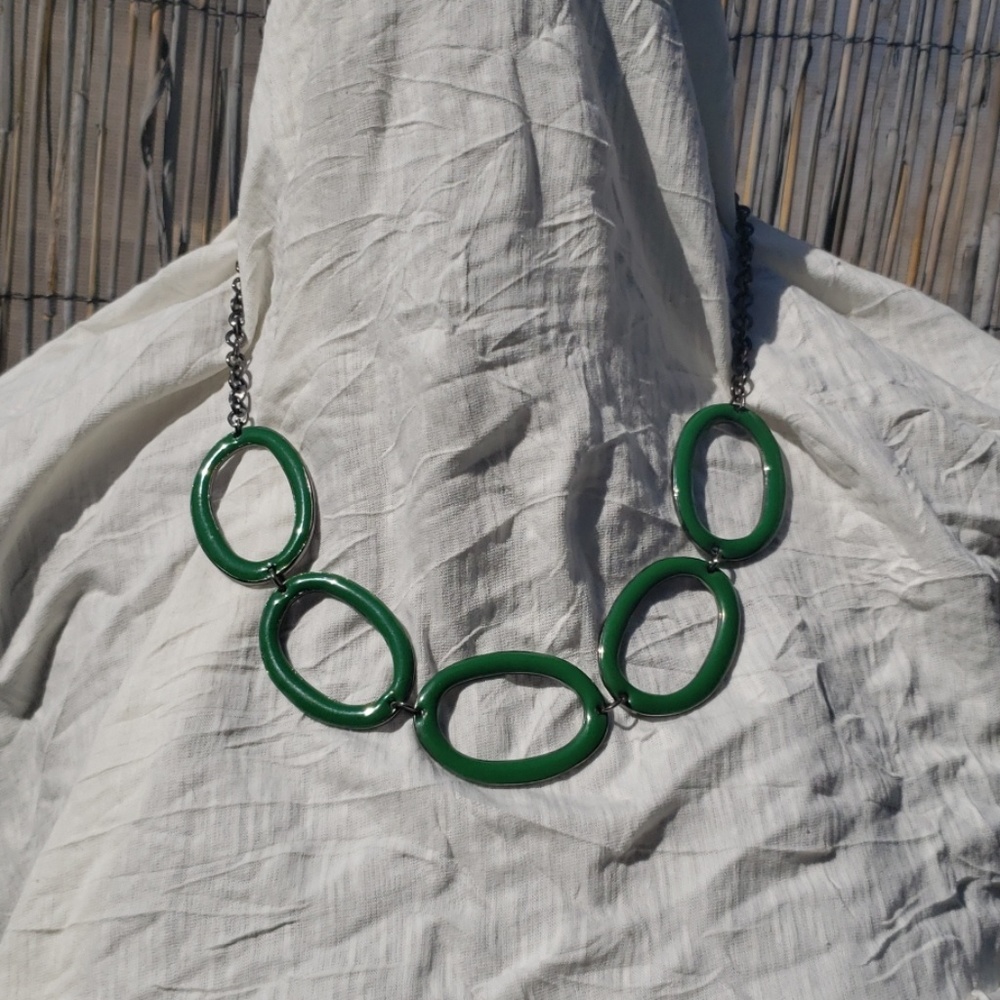 Green fashion necklace.